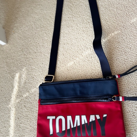 Tommy Hilfiger Red and Navy Crossbody Bag - Picture 6 of 6